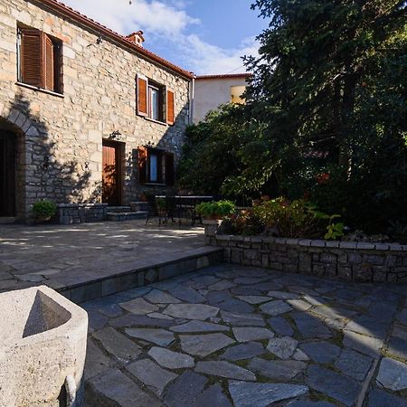 Guesthouse Karahalios Polydrosos Esterno foto