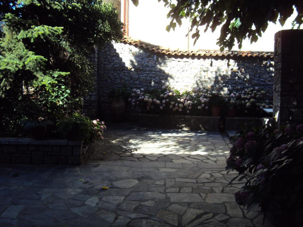 Guesthouse Karahalios Polydrosos Esterno foto