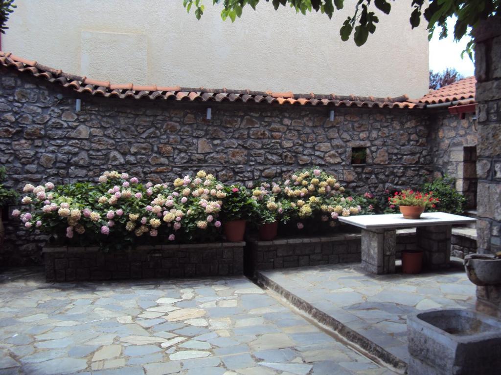 Guesthouse Karahalios Polydrosos Esterno foto