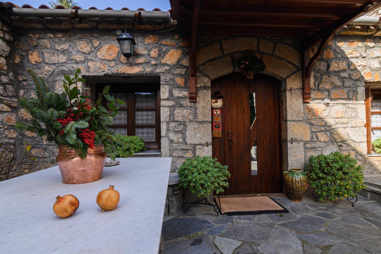 Guesthouse Karahalios Polydrosos Esterno foto