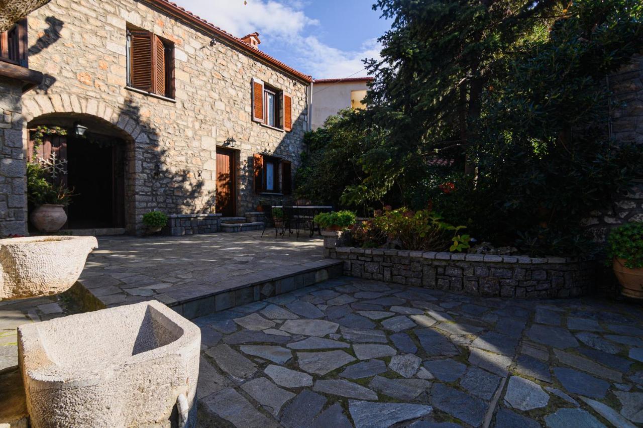 Guesthouse Karahalios Polydrosos Esterno foto