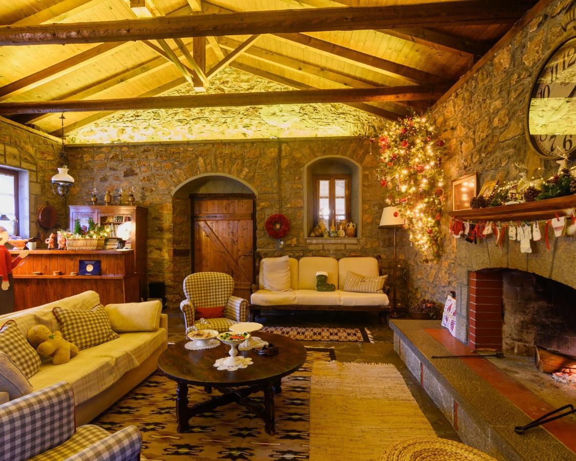 Guesthouse Karahalios Polydrosos Esterno foto