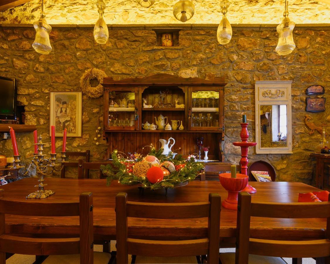 Guesthouse Karahalios Polydrosos Esterno foto